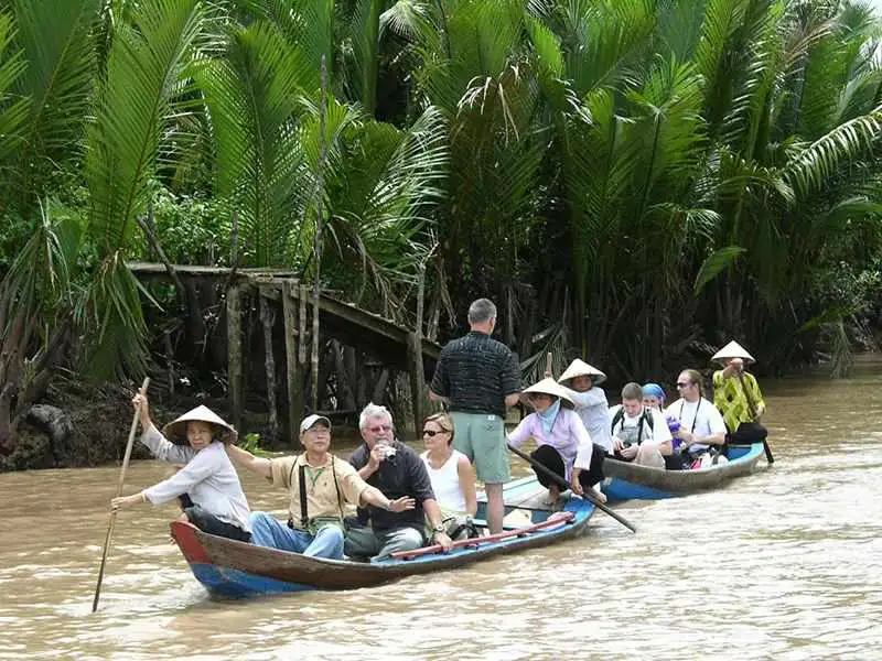 Du lịch Miền Tây khám phá cảnh quan sông nước thanh bình