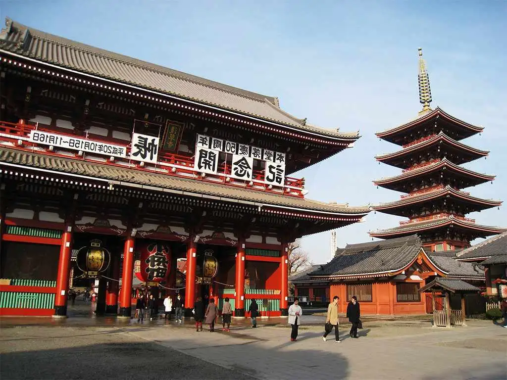 Chùa Senso-ji tại Tokyo trong tour du lịch Nhật Bản
