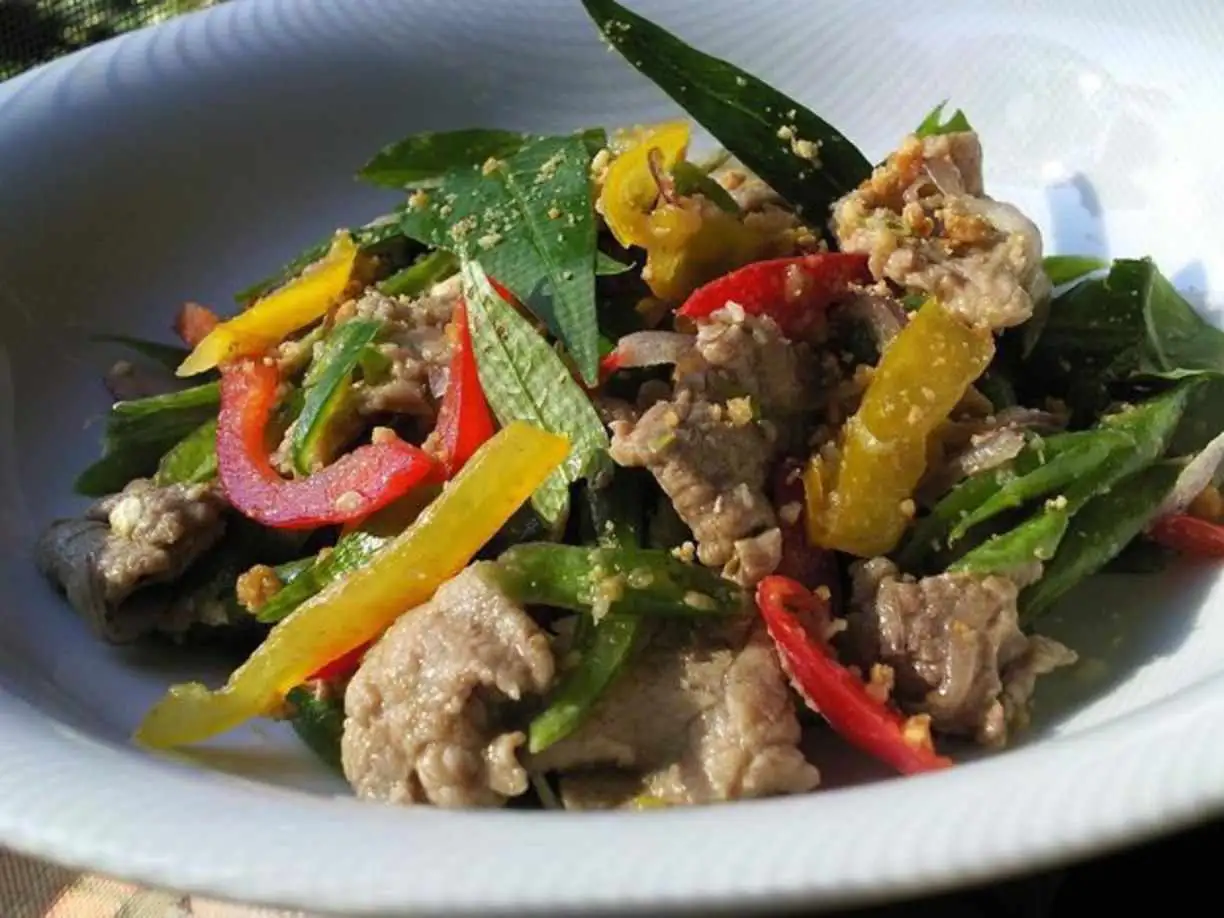 Lap Khmer món gỏi bò đặc trưng của Campuchia