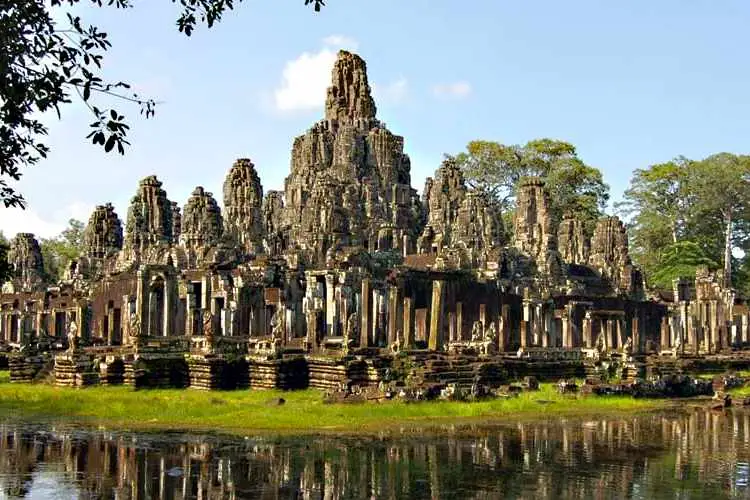 Quần thể Angkor trong tour du lịch Campuchia