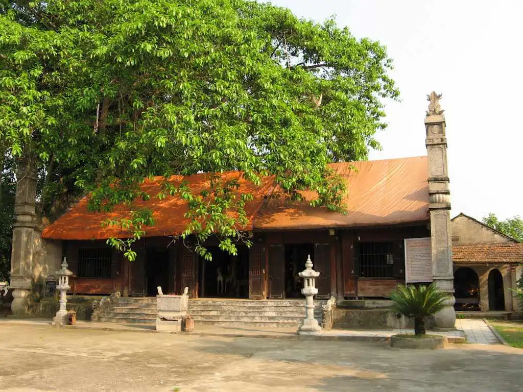 Đền Quốc Mẫu Âu Cơ tại Phú Thọ