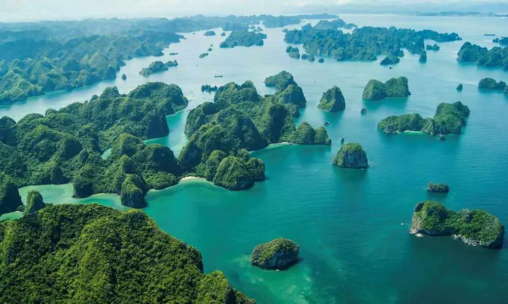 Tour du lịch Hạ Long 2026 khám phá vịnh di sản