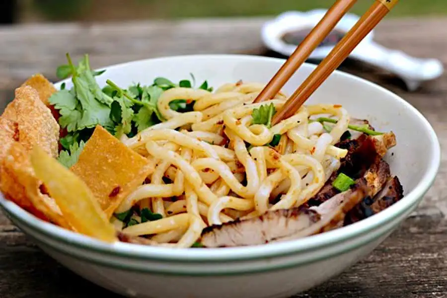 Món cao lầu đặc trưng của Hội An