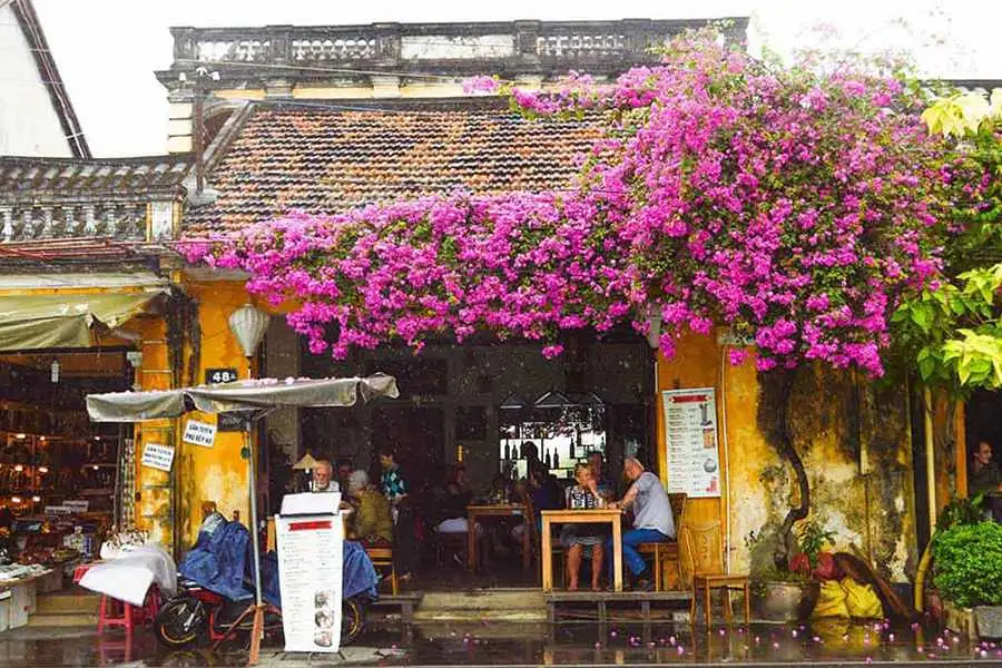 Thời tiết mùa hè phù hợp tham quan phố cổ Hội An