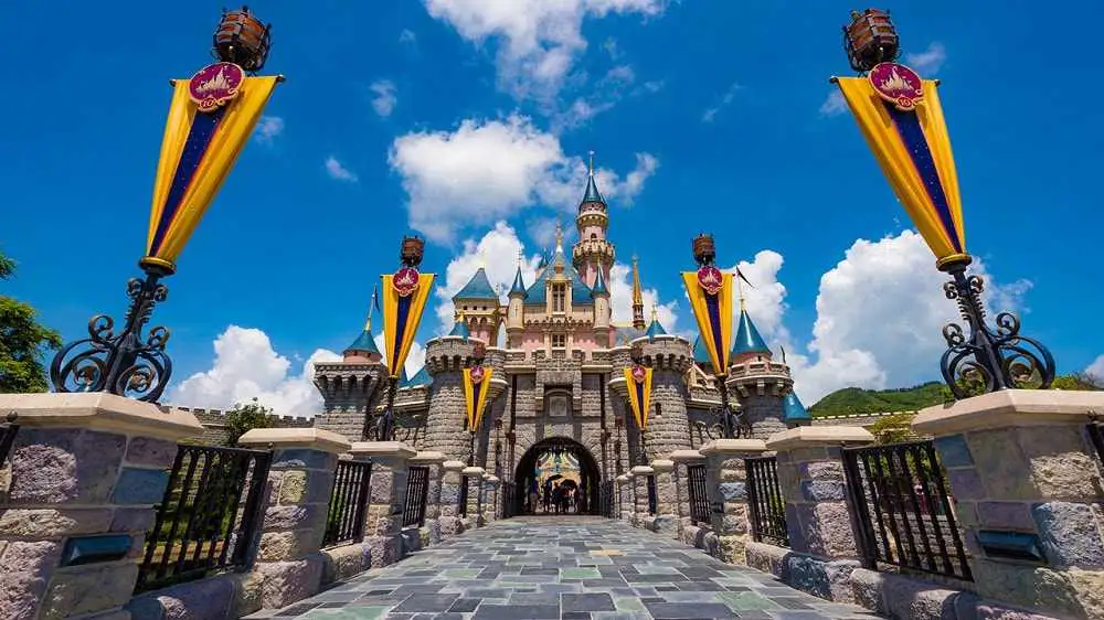 Đi tour Hồng Kông đến Disneyland, bạn sẽ không bao giờ thấy chán.