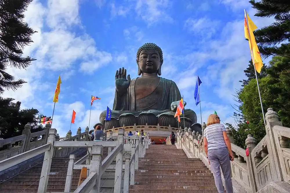 Tượng Đại Phật Ngong Ping cũng là điểm đến tham quan tour Hồng Kông ưa thích của nhiều khách du lịch Hồng Kông.