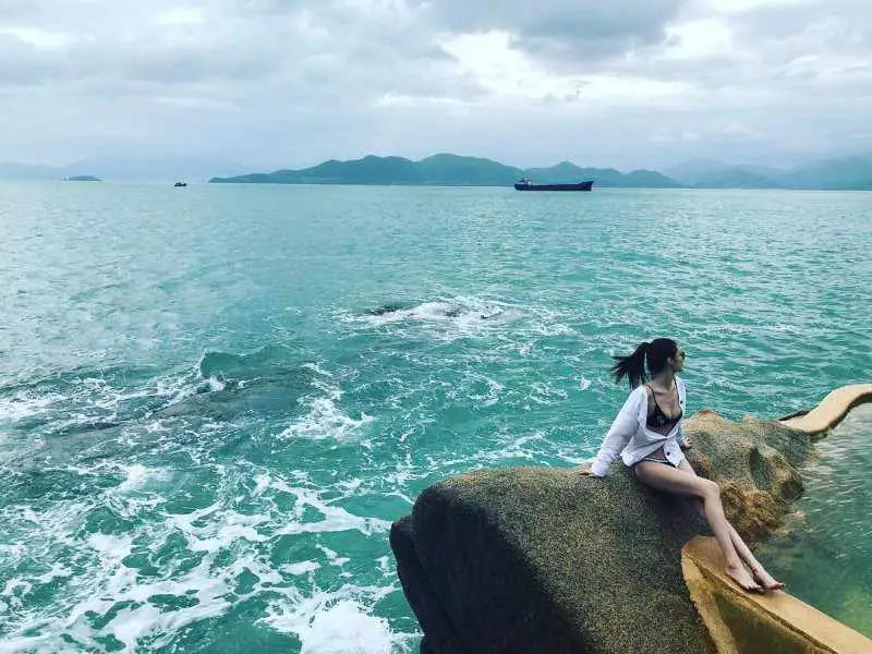 Cảnh biển yên bình tại vịnh Ninh Vân Khánh Hòa