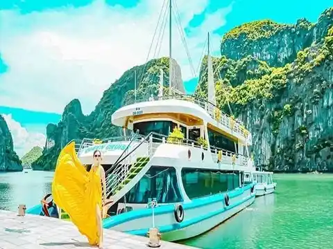 Tour du lịch 2 Miền Trung – Bắc 7N6Đ: Đà Nẵng – Hội An – Huế – Động Phong Nha – Hà Nội – Ninh Bình – Hạ Long – Yên Tử